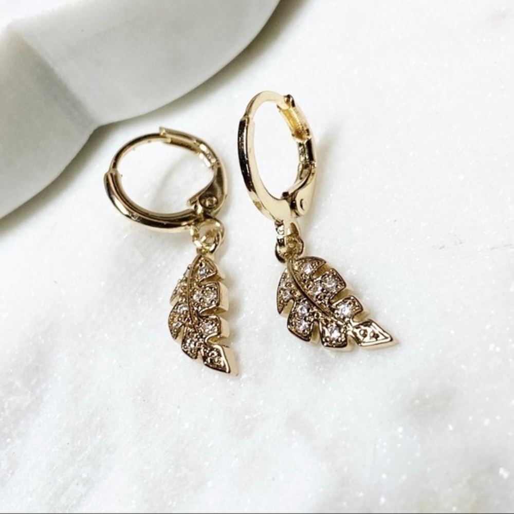 PETITE Leave Hoops